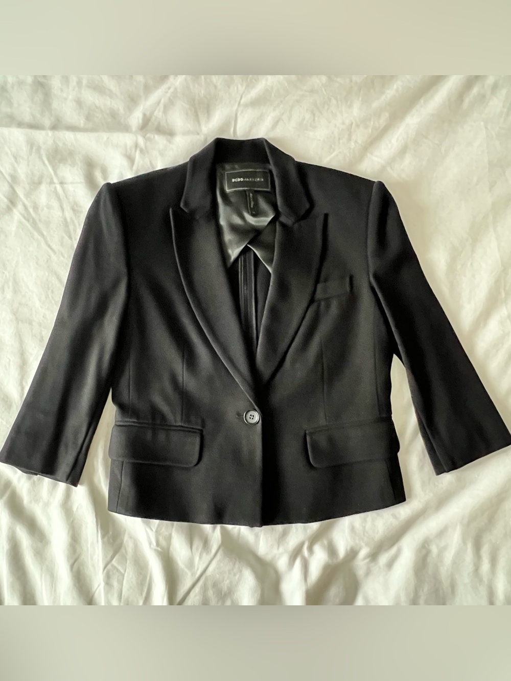BCBGMAXAZRIA Natalia Short Black  Single-button blazer, 3/4 Sleeve, size XS